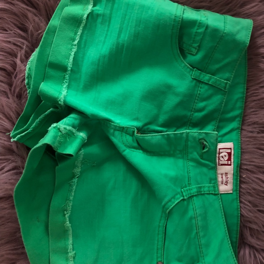 L.E.I low rise shorts